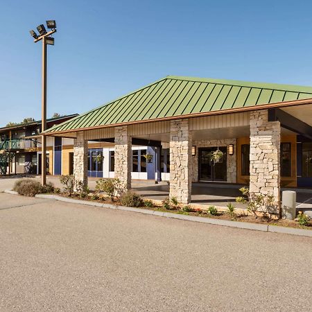 Travelodge By Wyndham Abbotsford Bakerview Bagian luar foto