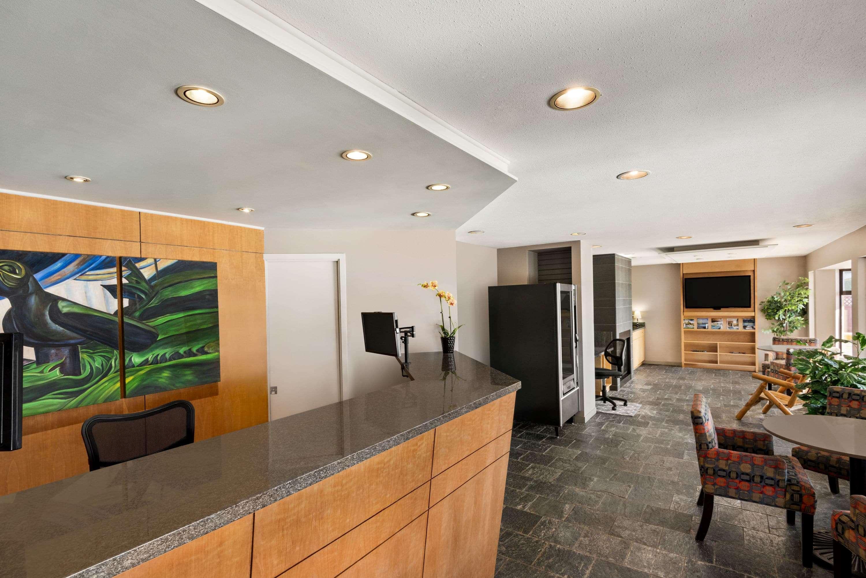 Travelodge By Wyndham Abbotsford Bakerview Bagian luar foto