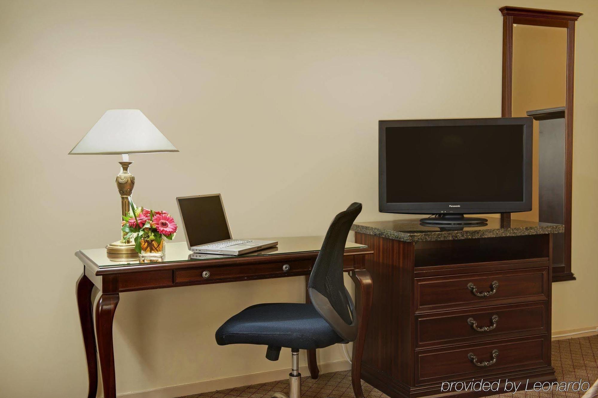 Travelodge By Wyndham Abbotsford Bakerview Bagian luar foto