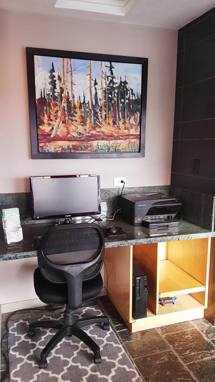 Travelodge By Wyndham Abbotsford Bakerview Bagian luar foto